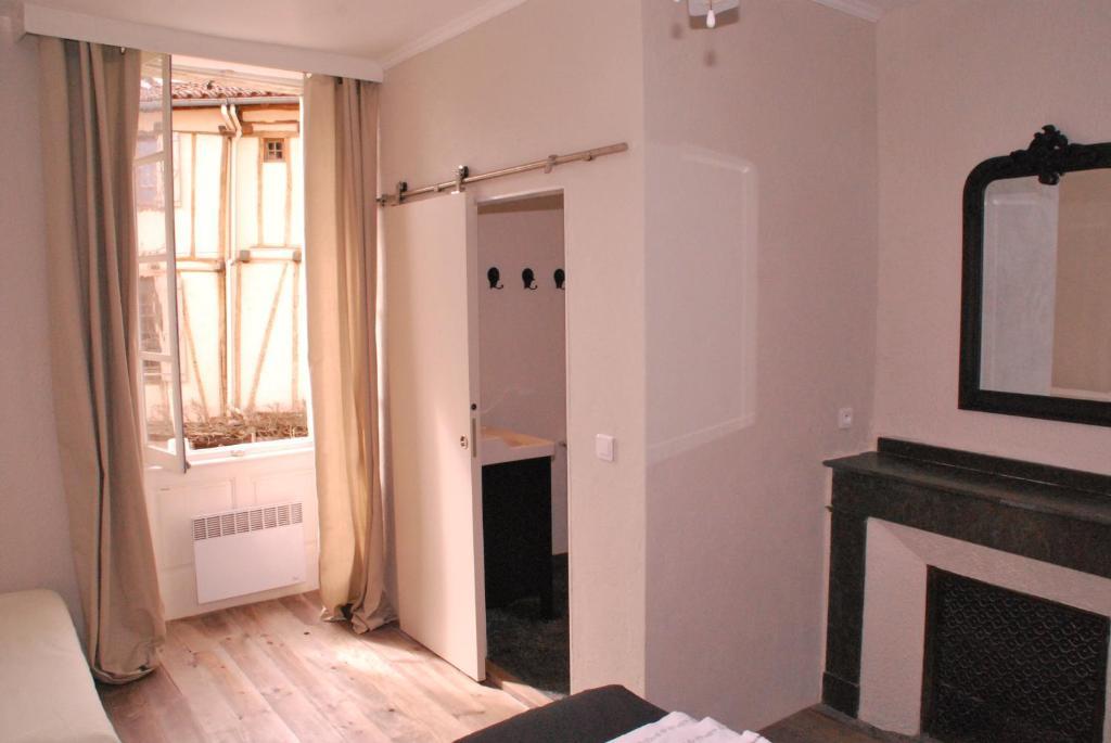 La Maison Au Puits Cordes-sur-Ciel Habitación foto